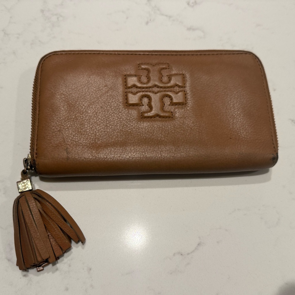 Tory Burch continental Tan Leather Zip Wallet tassel zipper front logo